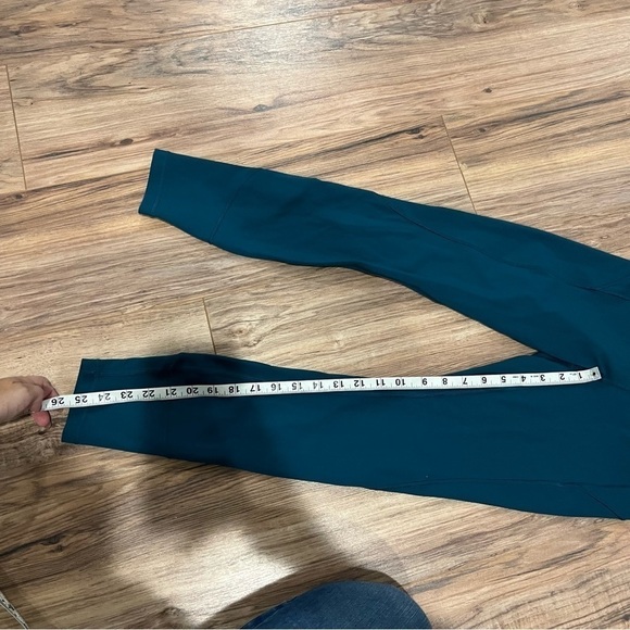 Lululemon In Movement Tight 25" *Everlux in Bermuda Teal - Picture 9 of 10